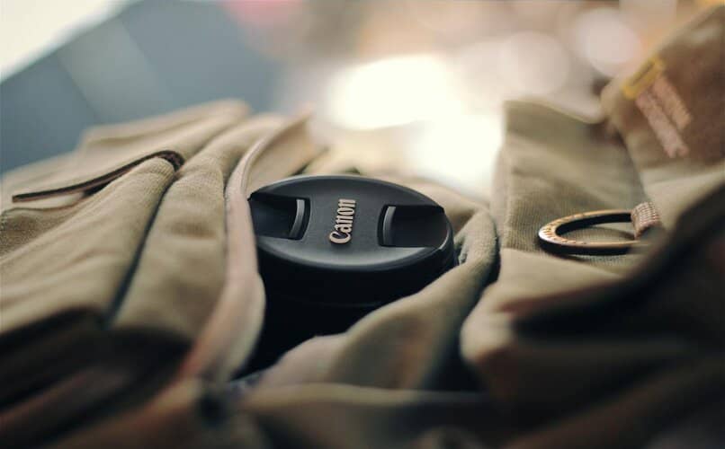 camara dentro de mochila